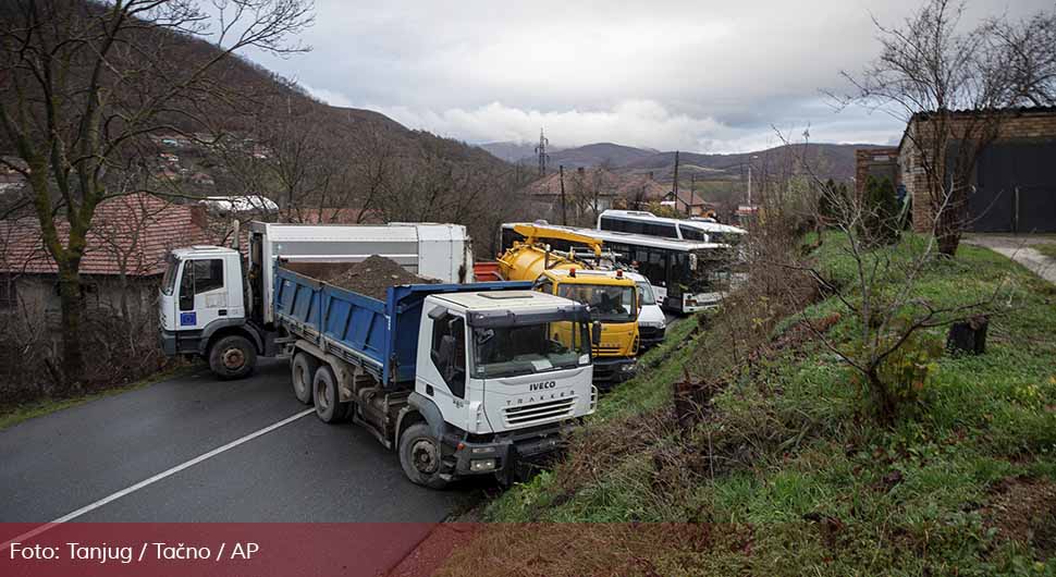 barikada rudare kosovo tanjugap.jpg